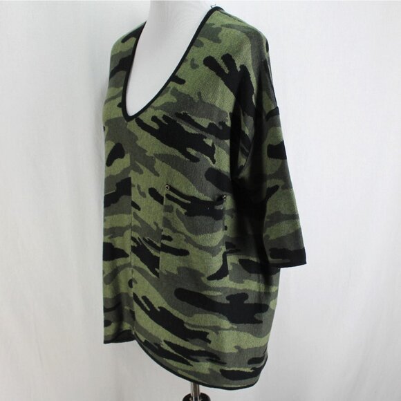 Kerisma Sweater Womens Size S/M Green Camo 3/4 Sleeve V Neck Oversized Pullover - Picture 3 of 7